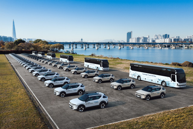 수소위원회 CEO Summit에 지원되는 디 올 뉴 넥쏘와 유니버스 수소전기버스의 모습