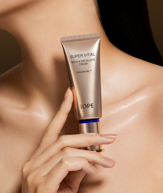 아이오페 ‘슈퍼바이탈 넥 앤 데콜테 크림’