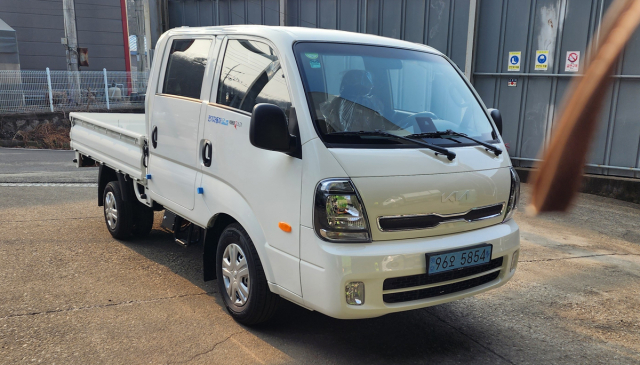 파워프라자 더블캡 전기화물차 ‘봉고3ev 피스 더블캡’