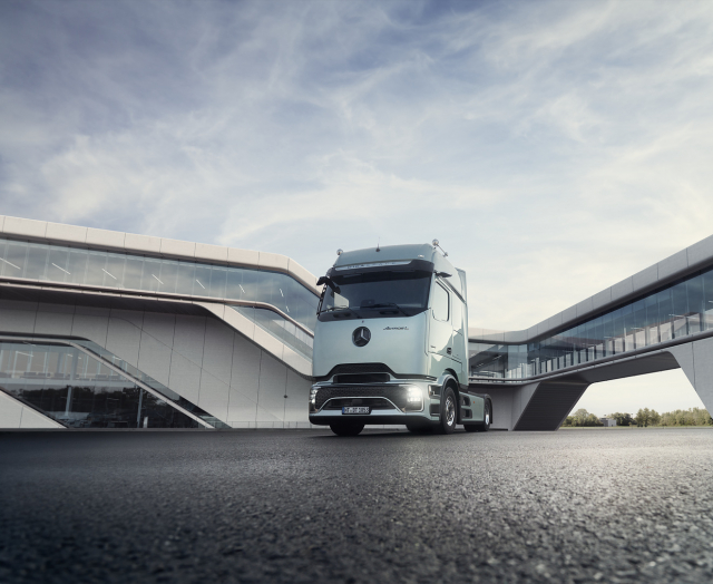 메르세데스-벤츠 더 뉴 악트로스 L 프로캐빈