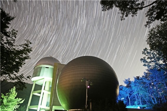 겨울 밤하늘 수놓는 '쌍둥이자리 유성우', 증평 좌구산 별천지공원에서 함께 본다
