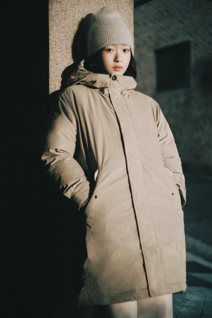 나우(nau) ‘어센틱 야상 다운 코트’ 겨울 화보