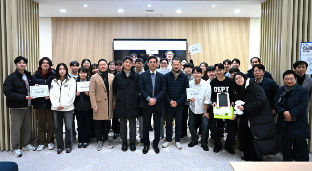 왼쪽에서 8번째부터 김재학 변리사, 우종훈 서울대 조선해양공학과 교수, 안성훈 서울대 기계공학부 교수, 이기하 사제 파트너스 대표