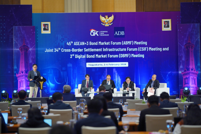 파라메타 이정훈 CSO가 인도네시아 ‘디지털 채권 시장 포럼(DBMF)’에서 ‘국경 간 디지털 채권 참여를 위한 지갑 기반 적격성 레이어’를 주제로 발표를 하고 있다