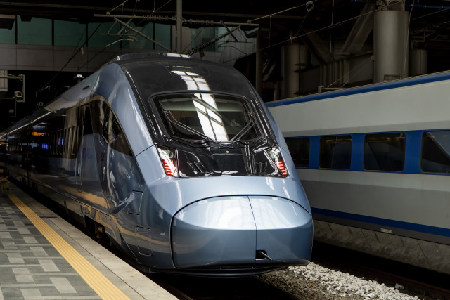 현대로템이 제작한 KTX-이음