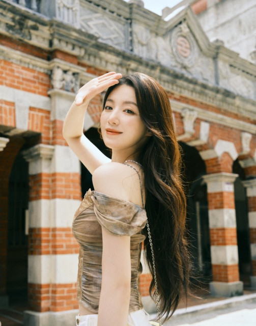 다시 라오지에(Daxi Old Street)를 찾은 타오위안 관광 홍보대사 예슈화(Yeh Shu-hua)