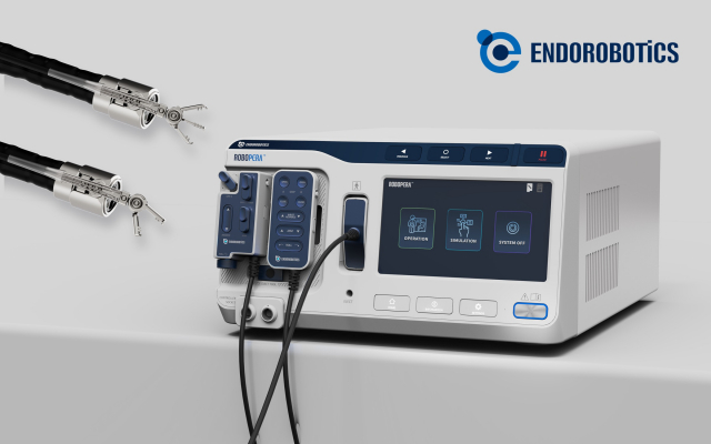 엔도로보틱스 유연 내시경 수술로봇 ROBOPERA™ 시스템과 2가지 타입의 로봇팔 인스트루먼트(제공=엔도로보틱스)