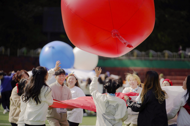 위버가 기업과 단체의 워크숍·단합대회·체육대회 등 행사 준비의 수작업을 덜어주는 ‘올인원 단체 행사 솔루션’을 정식 오픈했다